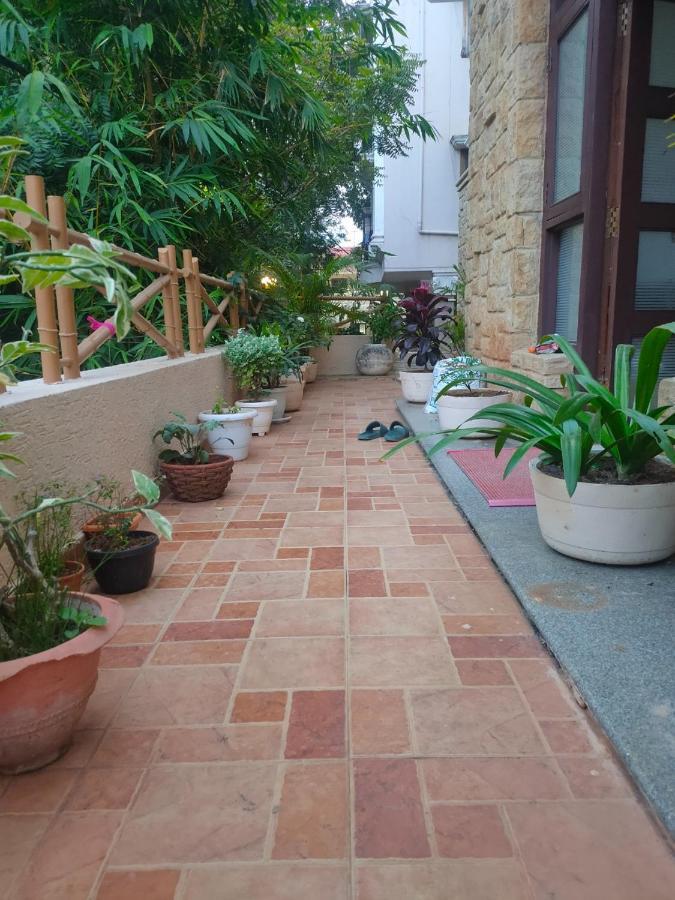 Nomads Nest Hostel Haidarábád Kültér fotó