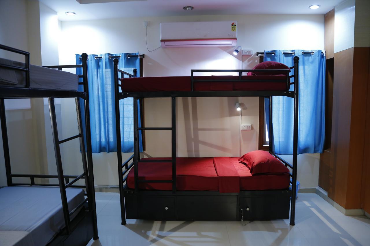 Nomads Nest Hostel Haidarábád Kültér fotó